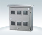 单相电表箱是一种安装单相电能表的配电箱，门上开有抄表窗口，主要用于民用建筑，商业配电系统中。